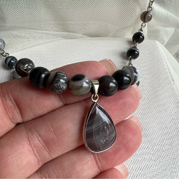 Genuine Agate Gemstone Bead Teardrop Necklace NWT - Picture 8 of 13